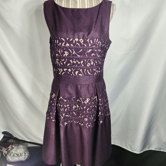Just Taylor Purple Sleeveless V Back Open Lace Pleated Skirt Dress Size 12 - Picture 1 of 11